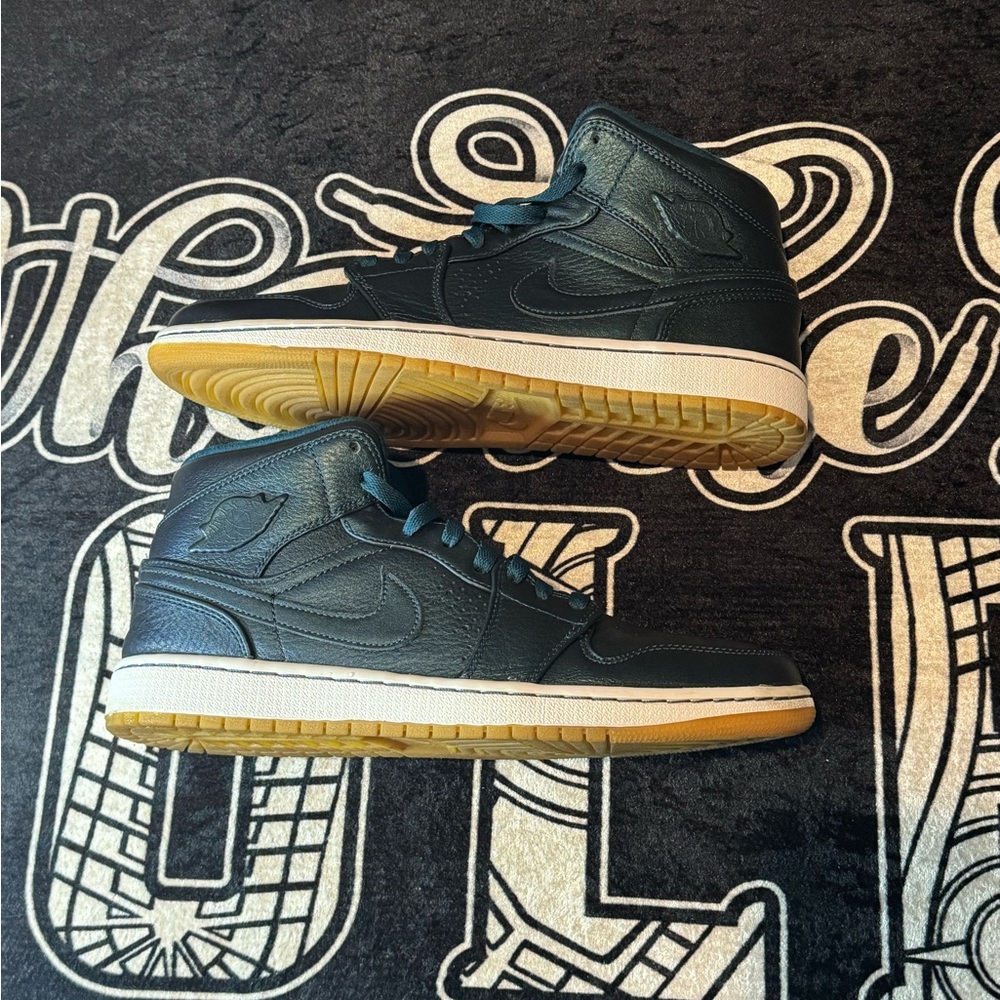 Nike Air Jordan 1 Mid “Nouveau” Men's Size 11